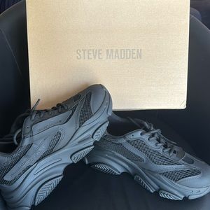 Steve Madden Possess Black 8.5 NEVER WORN